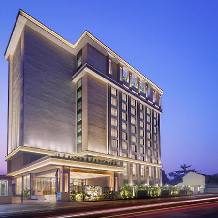 Bellevue Sarovar Premiere Junagadh Exterior photo